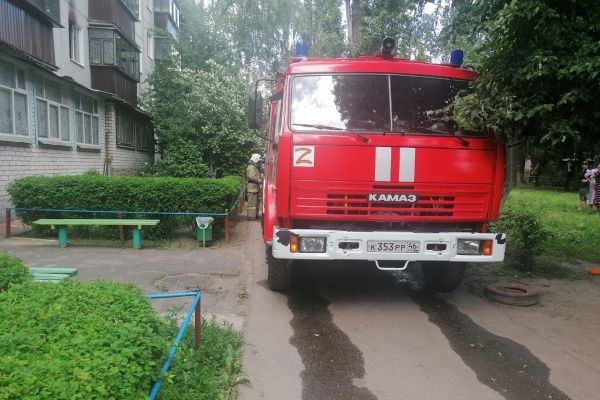 Пожар с автомобилем в Курске: подробности и последствия