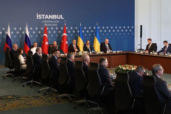 Путин и Трамп обсудили переговоры с Украиной в Стамбуле