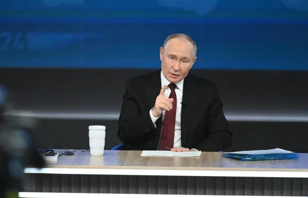 Путин выступил за защиту русского языка и кириллицы