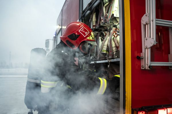 Пожар в квартире на Лососинском шоссе в Петрозаводске: оперативная реакция и важность безопасности