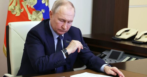 Путин прибыл в Кремль ночью рутинной практикой