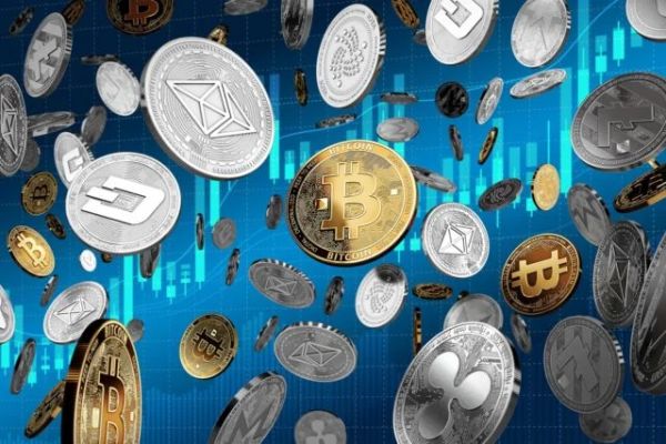 Анализ текущей динамики альткоинов и биткоина