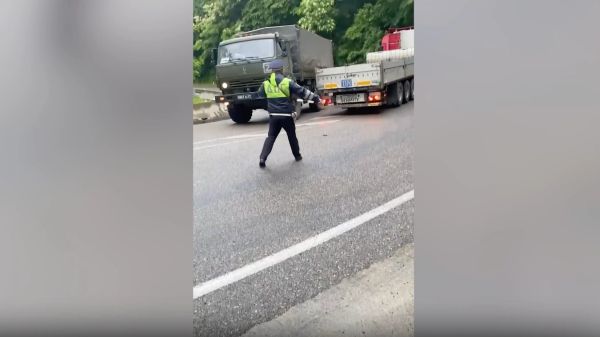 Инцидент на трассе Джубга — Сочи парализовал движение
