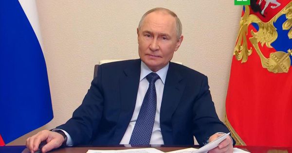 Путин комментирует закон о нетрадиционных отношениях среди несовершеннолетних