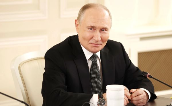 Активные переговоры Путина в международной политике и конфликты