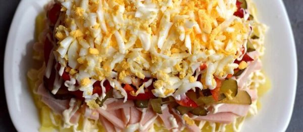 Вкусный и сытный салат Простушка для любого праздника