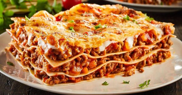 Рецепт лазаньи с мясным соусом и соусом бешамель