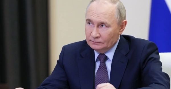 Путин обсудит образовательные программы с авторами учебников истории