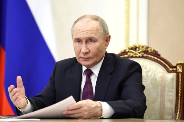 Уход Мика Ральфса и новые законы России