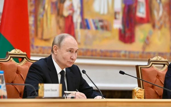Путин примет участие в саммите БРИКС через видеоконференцию