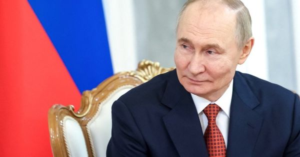 Путин в Минске обсуждает международную политику и оборонные расходы