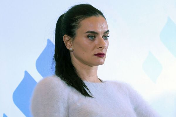 Проблемы с долгами у Елены Исинбаевой