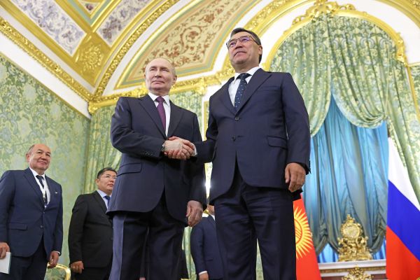 Жапаров обсудил сотрудничество с Путиным в Москве