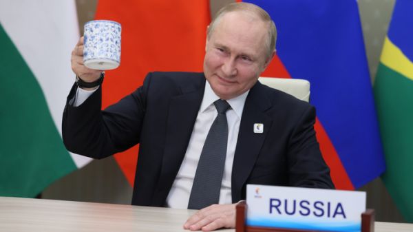 Путин подчеркнул значимость межнационального мира на Конгрессе антропологов