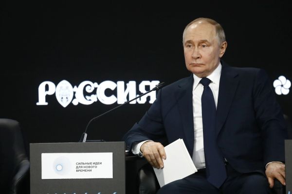 Путин о миграционной политике и отечественных брендах