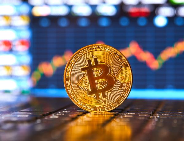 Биткоин вновь выше 109 тыс. долларов и рост других криптовалют