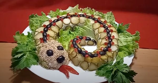 Рецепты новогоднего салата Змея с курицей и оригинальными вариантами