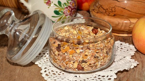 Как приготовить домашние овсяные батончики без добавок