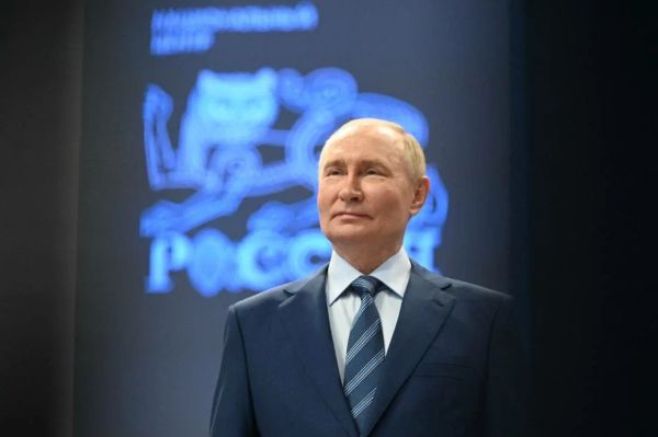 Роль Владимира Путина как нравственного ориенттира в современном обществе