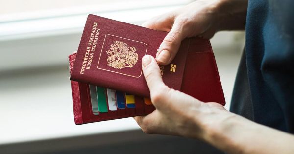 Когда необходимо обновлять заграничный паспорт