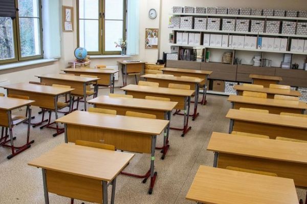 Обсуждение возвращения к десятилетней системе обучения в школах