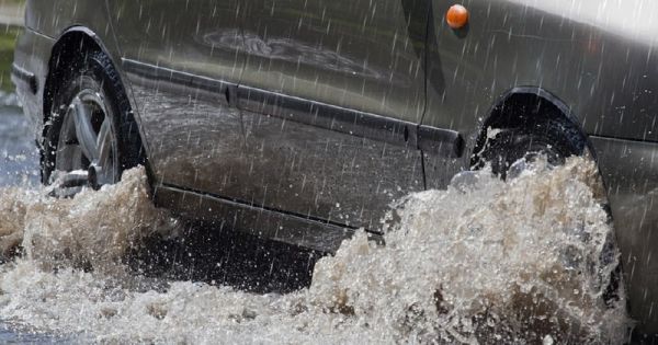 Как действовать автовладельцам при затоплении автомобилей в Московской области