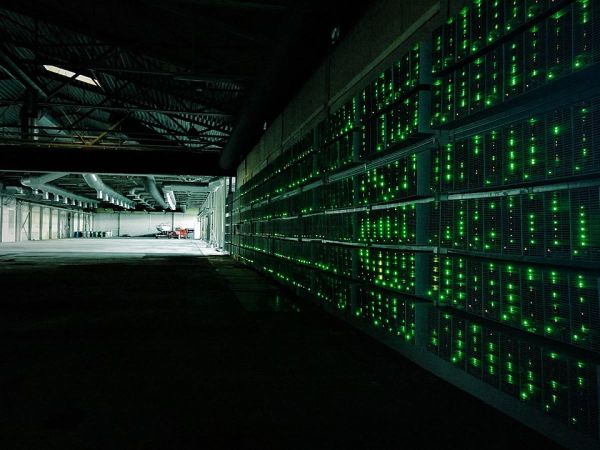 Привычки трат криптовалюты по возрасту и региону