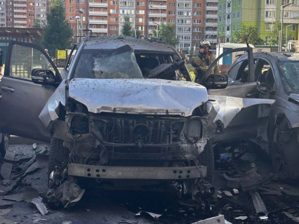 Взрыв автомобиля на Синявской улице приводит к госпитализации пострадавших