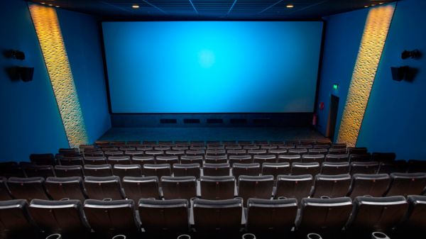 Перенос премьер иностранных фильмов в России