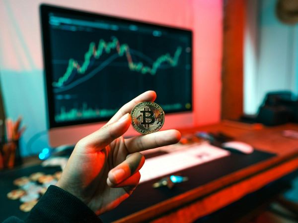 Инвестиции Trump Media and Technology Group в биткоин