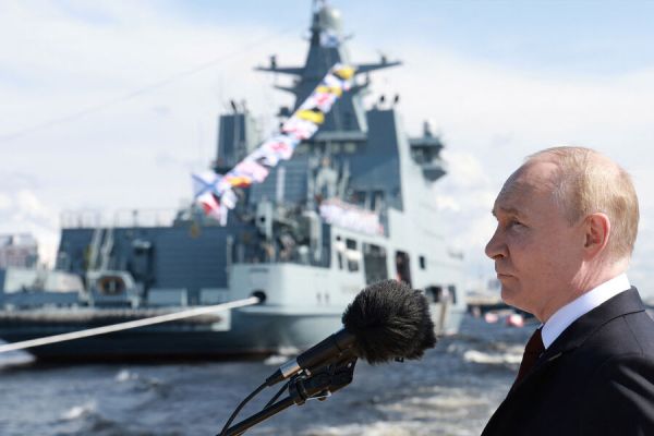 Поздравление Путина с Днем Военно-морского флота