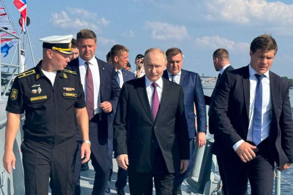 Путин оценивает морскую пехоту и военные успехи в борьбе с беспилотниками
