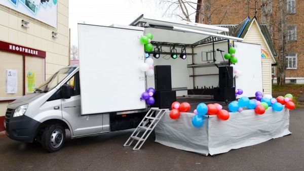 Передвижные дома культуры на колесах преобразят российскую глубинку