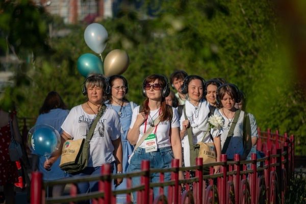 Спектакли-прогулки в Иркутском театре кукол Аистёнок