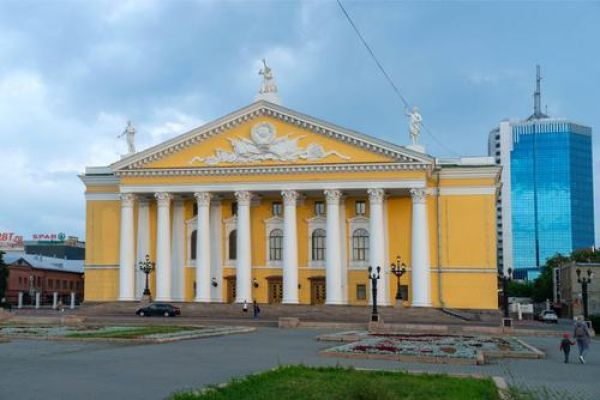 Первая полная сценическая версия оперы Бизе в Санкт-Петербурге