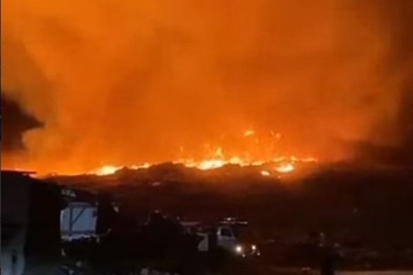 Пожар в регионе охватил 1100 квадратных метров и привлечет внимание спасателей