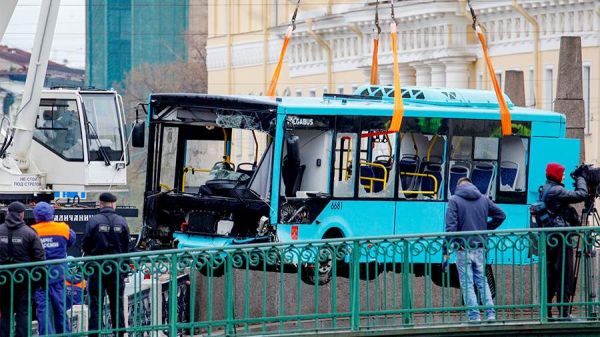 Приостановление деятельности такси в Санкт-Петербурге после аварии