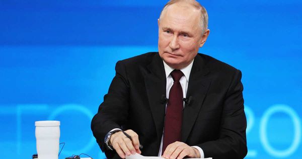 Прямая линия с Путиным 2024 подводит итоги года и обсуждает экономические достижения