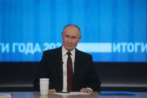 Путин бросает вызов Западу с новой гиперзвуковой ракетой