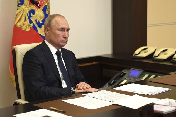 Путин пригласил президента Ирана Пезешкиана посетить Россию в 2025 году